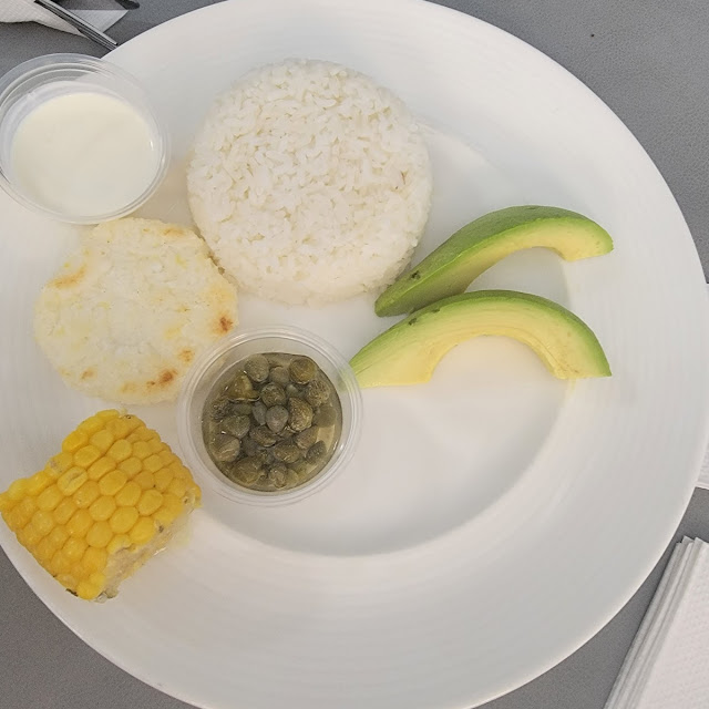 Lunch Sopa Del Dìa Y Bandeja Soup of the Day and Tray