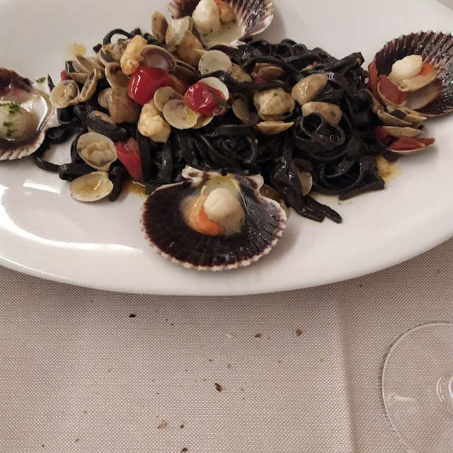 Tagliolini Neri Ai Frutti Di Mare