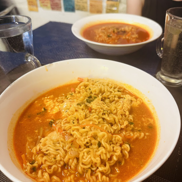 Ramyon Con Mandu