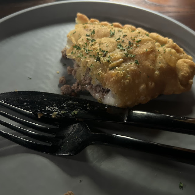 Empanada Carne Con Queso