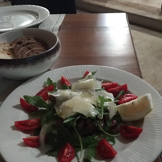Tagliata Di Vitello Con Rucola E Parmigiano