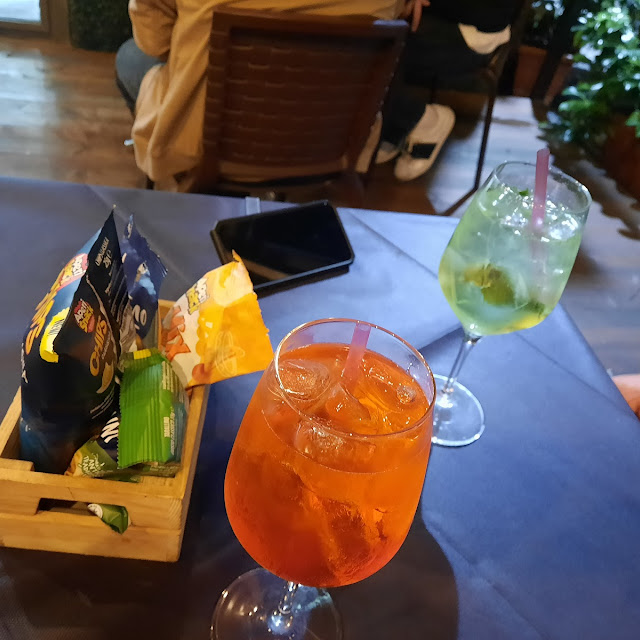 Aperol Spritz Und Limoncello Spritz
