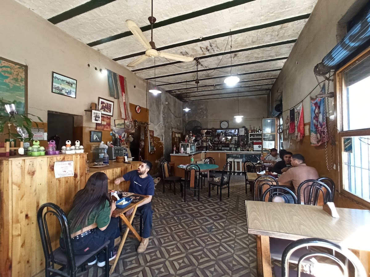 La Escuelita Bar