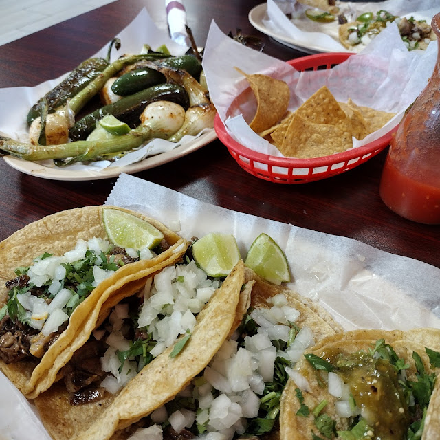 Tacos De Lengua Con Sebollas Y Chiles Jalape'Nos