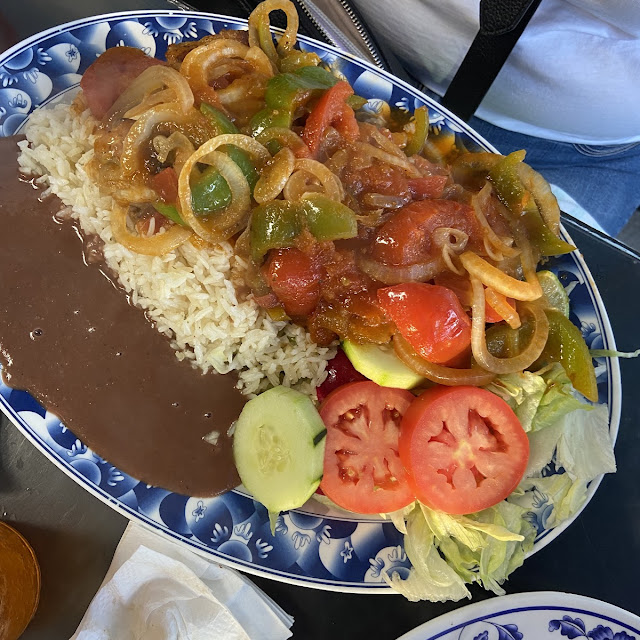 Pollo Encebollado