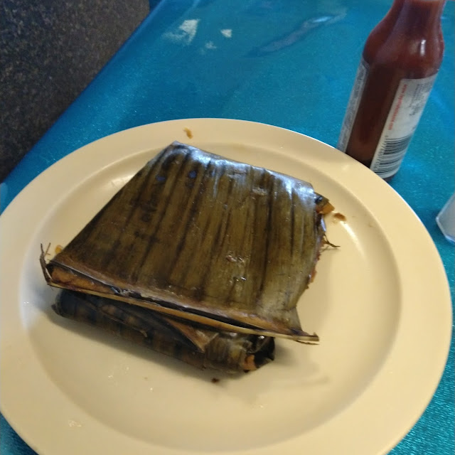 Tamal De Pollo Con Mole