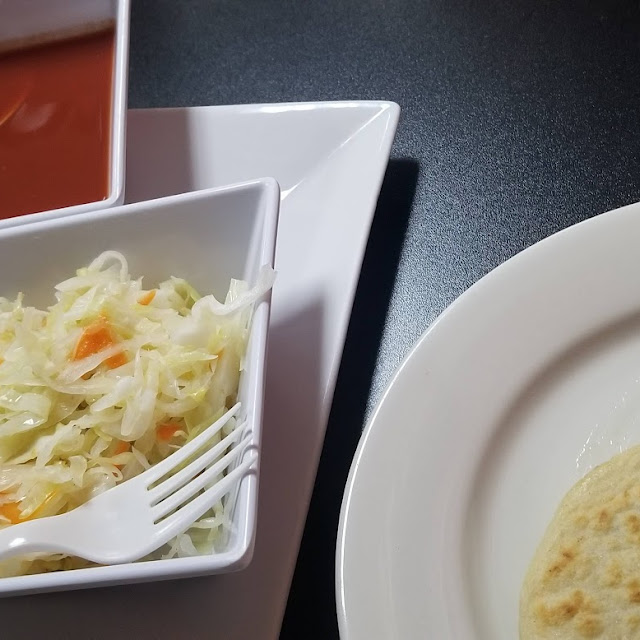 Pupusa De Queso Con Loroco