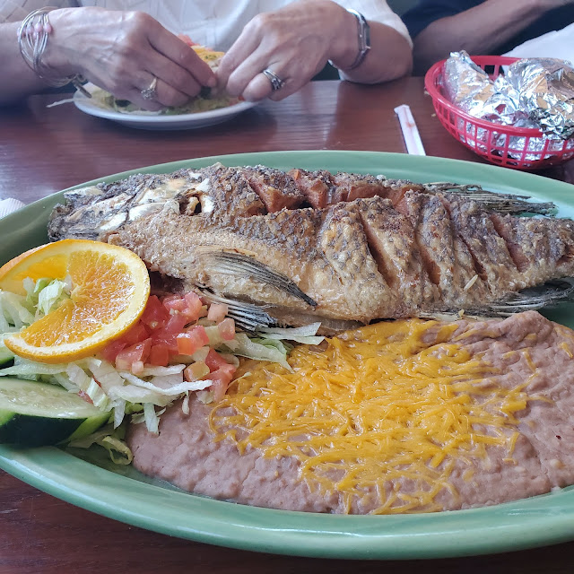 Mojarra Frita Con Frijoles Arroz