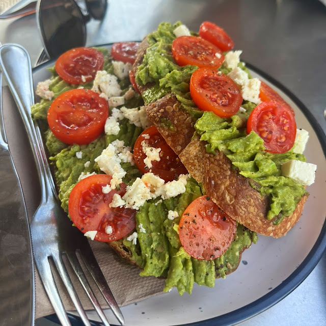 Pesto Avocado