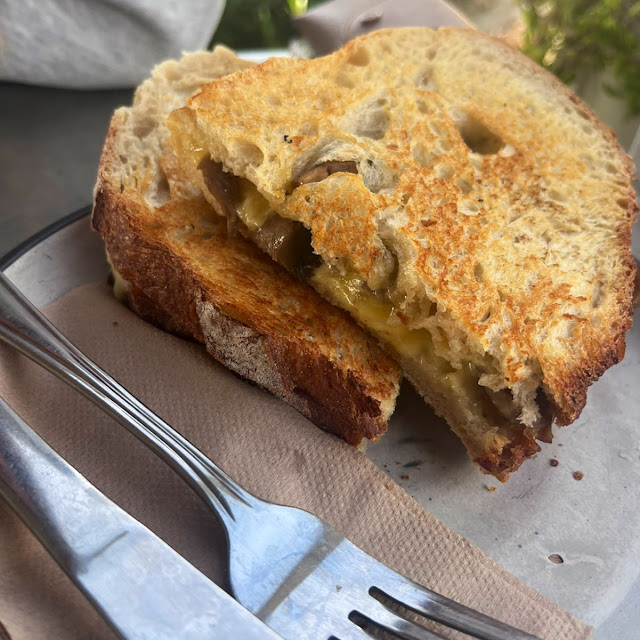 Cheese and Mushrooms Toastie