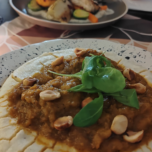 Polenta Blanca Orgánica Con Albóndigas de Osobuco