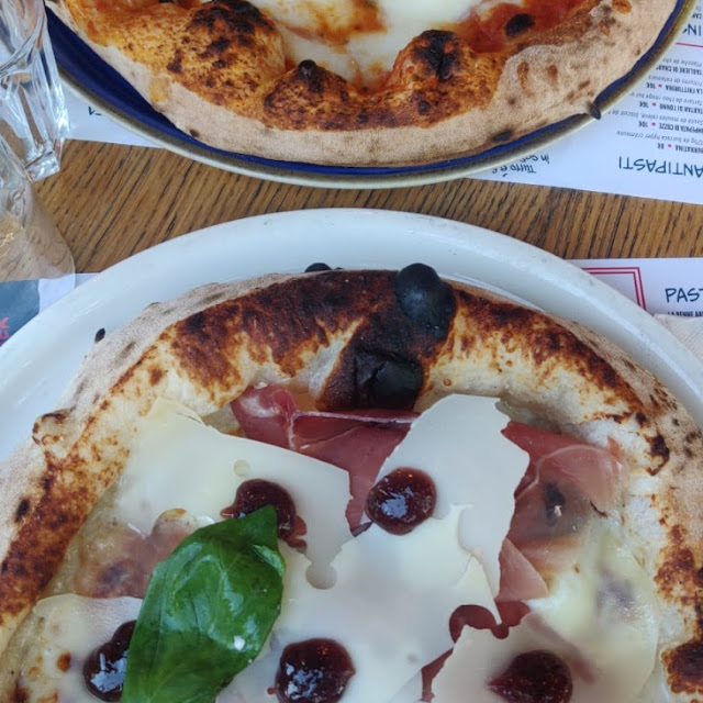 Pizza Margherita Con Bufala