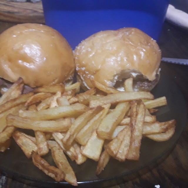 Hamburguesas Con Papas Fritas
