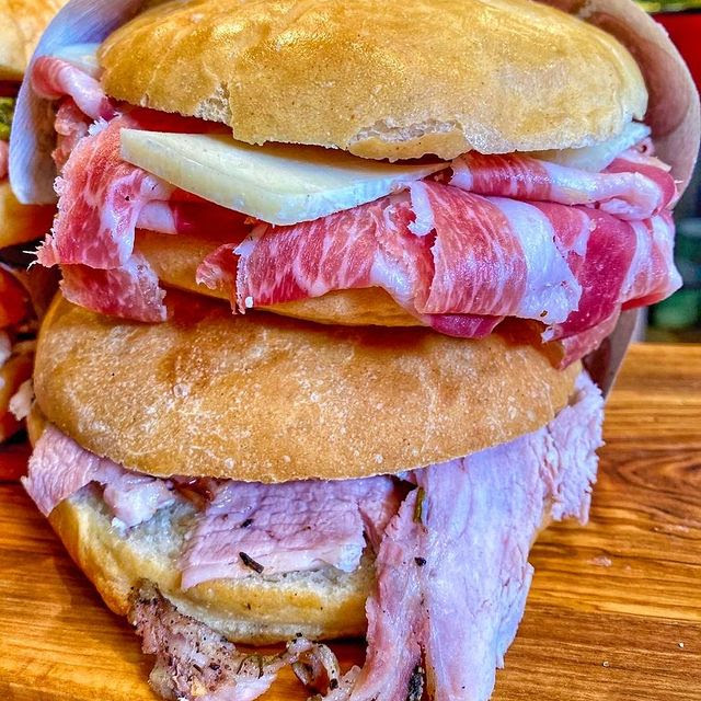 16- Superfarcita Con Porchetta
