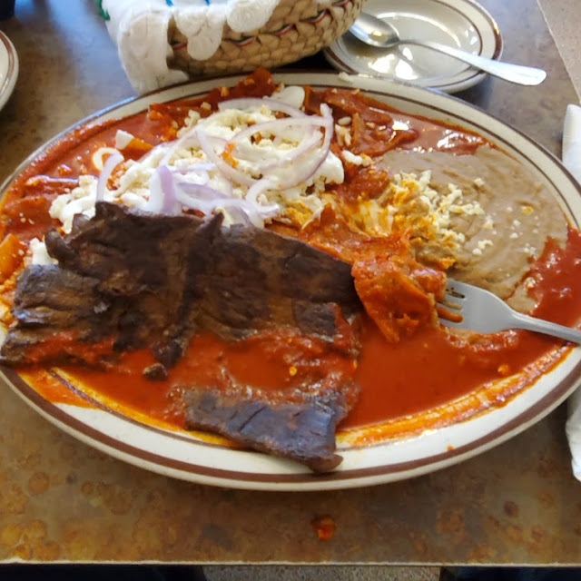 Chilaquiles Rojos Con Carne Asada