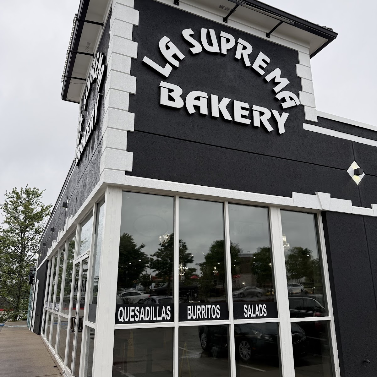 La Suprema Bakery & Panaderia