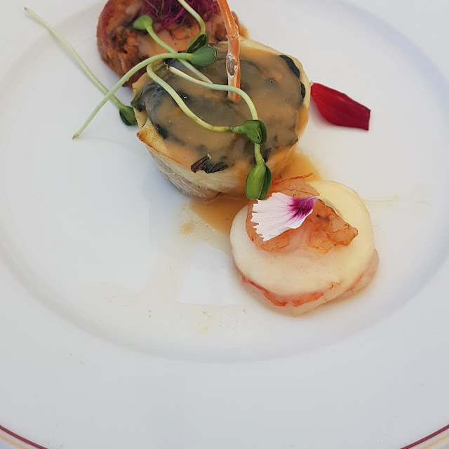 Cilindro Di Orata E Spinaci Lasagnetta Di Gamberi E Bufalina