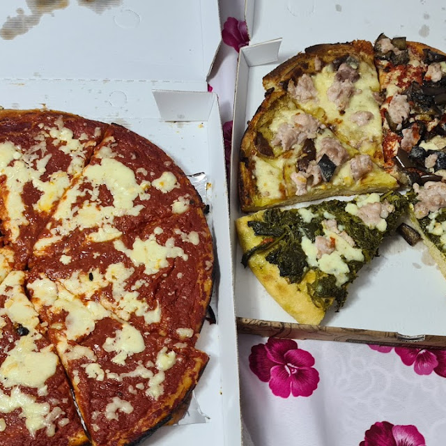 Pizza Casereccia Margherita Salsiccia E Friggiarelli Salsiccia E Patate Salsiccia E Funghi