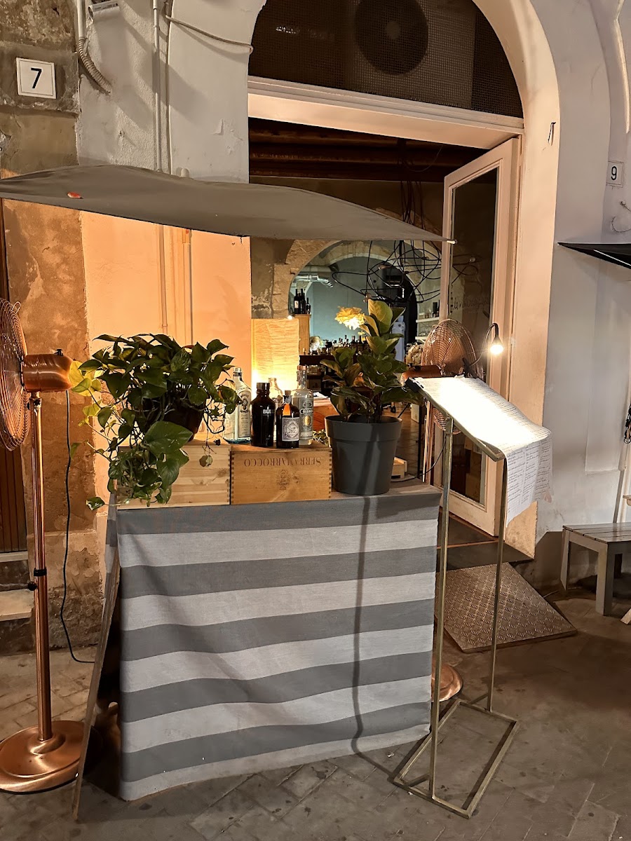 La Vineria Cafe Restaurant