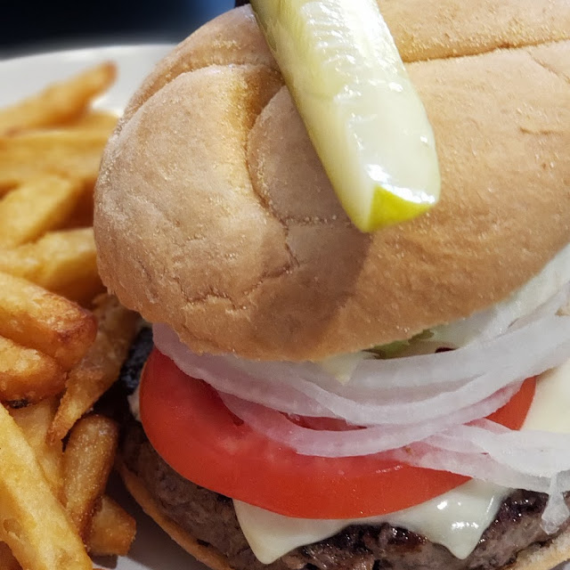 Cheeseburger Deluxe