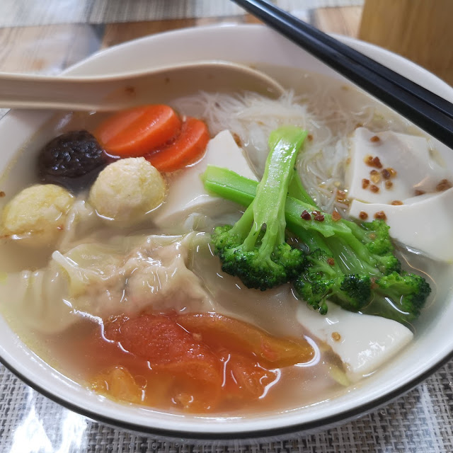 Rainbow Wanton Dumpling Noodles