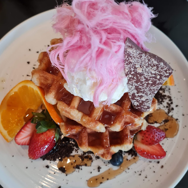 Waffle with Fairy Floss