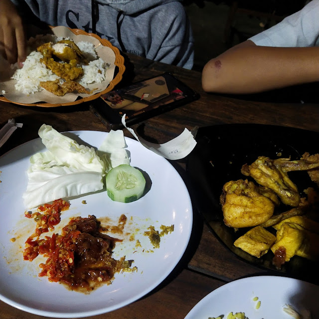 Lalapan Tahu Tempe