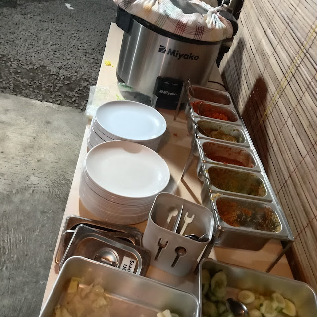 Sambel Ijo Sambel Merah Sambel Trasi Sambel Legi Dan Nasi Mengambil Sendiri