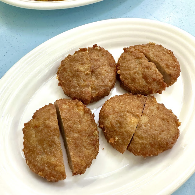fried fish cake 炸鱼饼