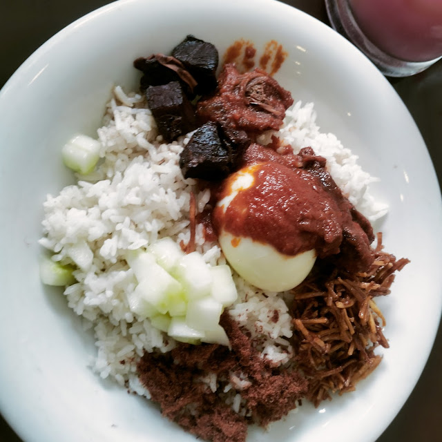 Nasi Campur Makassar