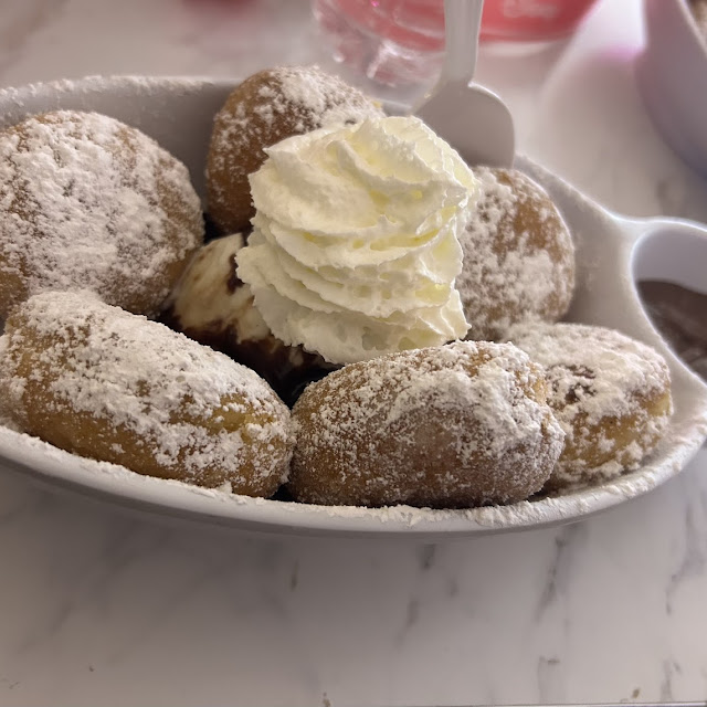 Beignet Sundae