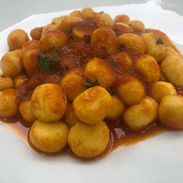 Gnocchis Au Basilic Et Sauce Tomates Fraîches