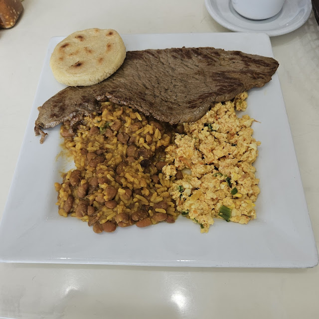Calentado Mixto Carne Y Huevo Al Gusto