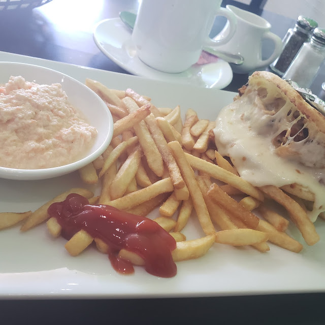 Arepa Con Pollo