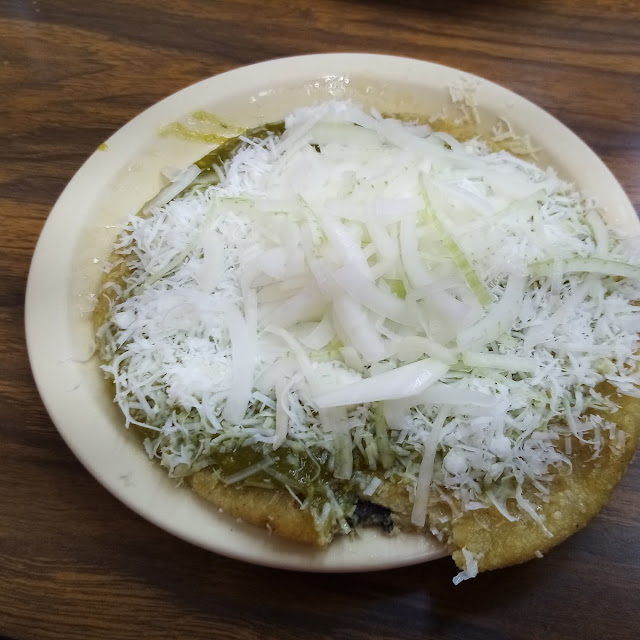 Memela Sencilla Con Salsita Verde