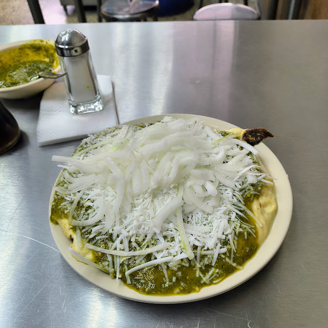 Memela Con Quesillo