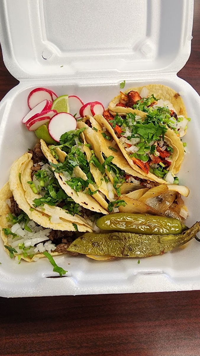 Las Tortas del Barrio Food Truck