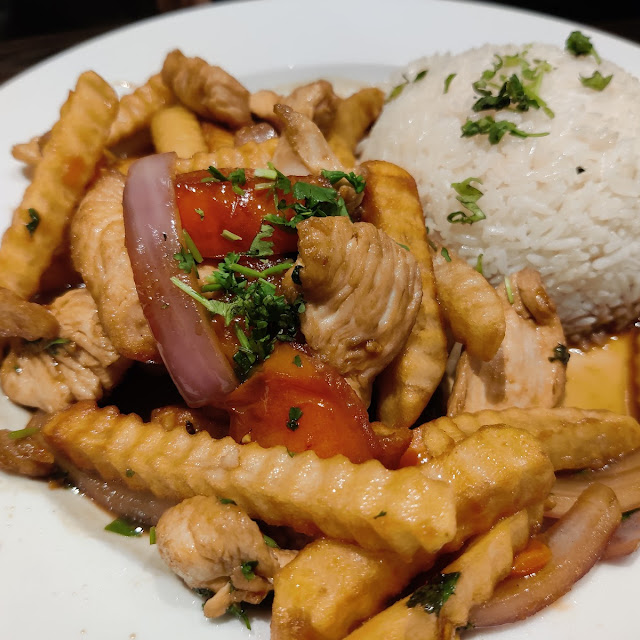 Pollo Saltado