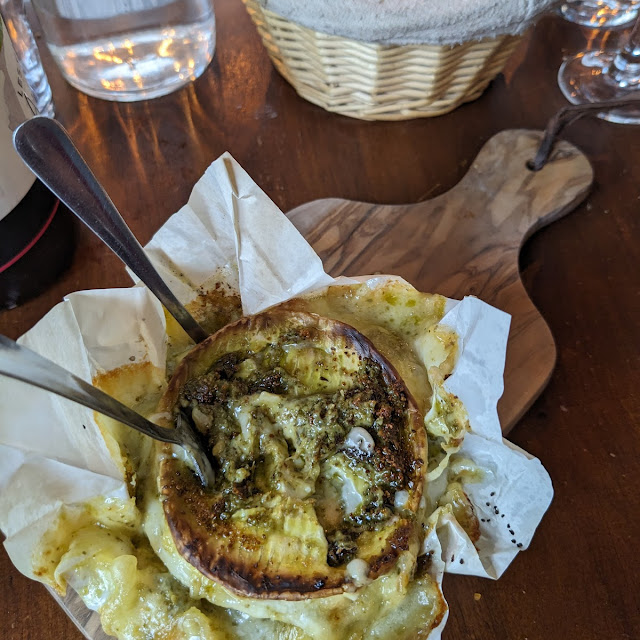 Camembert Con Pesto Y Ajo