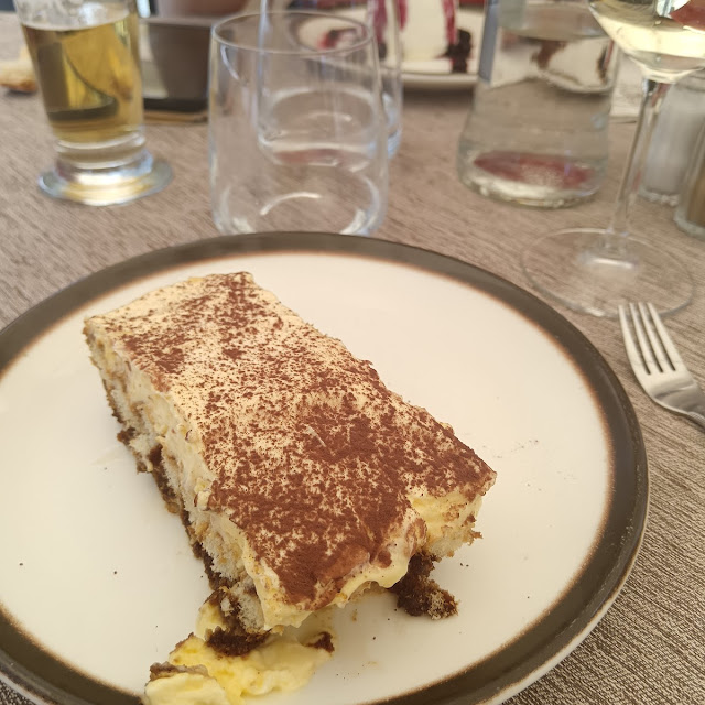 Tiramisu Cake