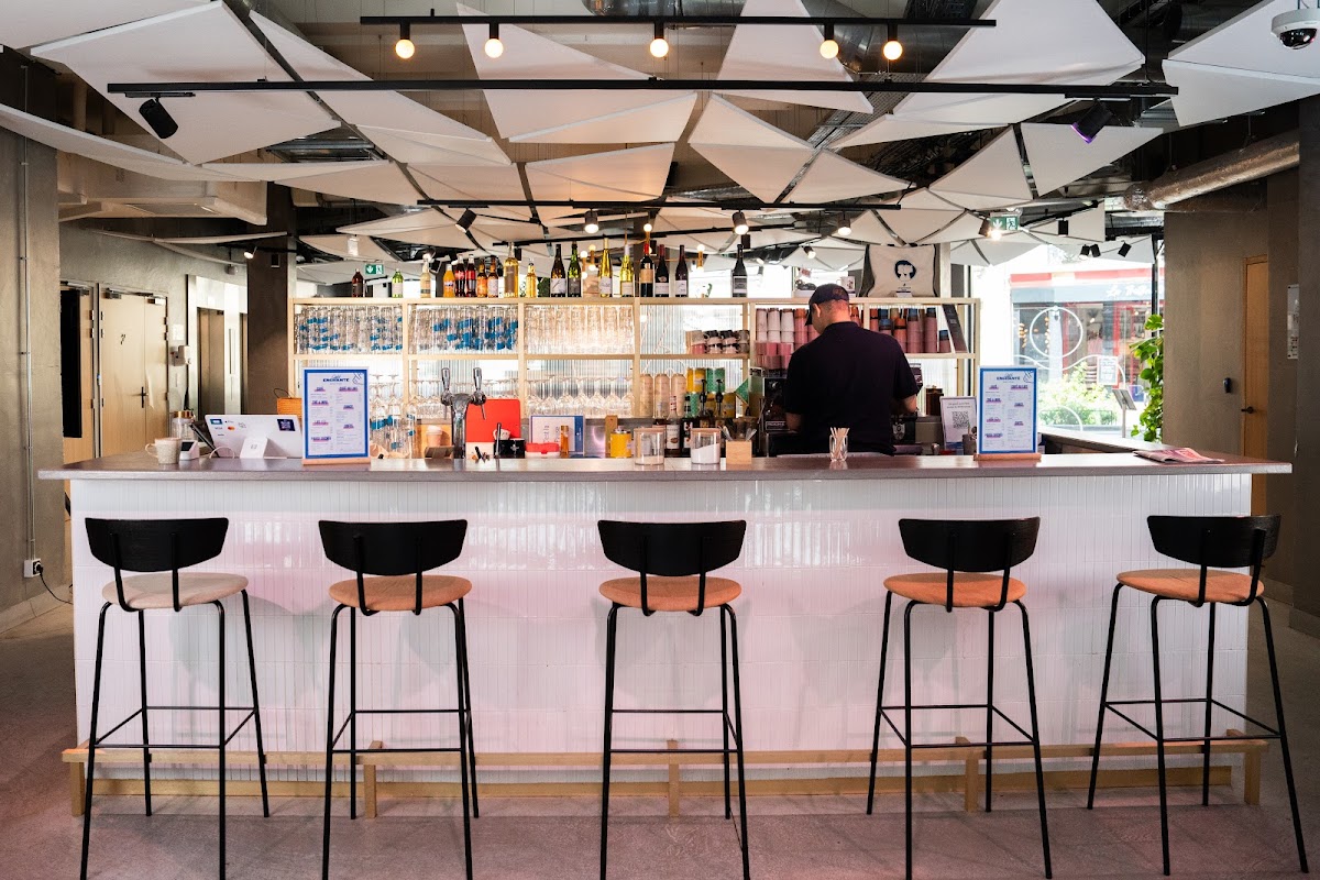 Le Café Enchanté