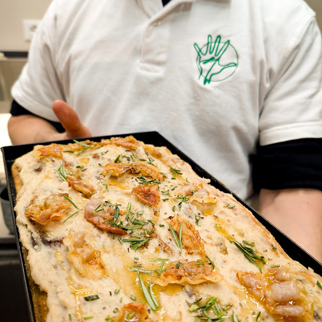 Pizza Con Crema Di Castagne Guanciale Miele E Rosmarino