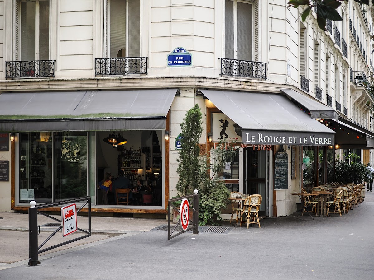 Le Rouge et le Verre