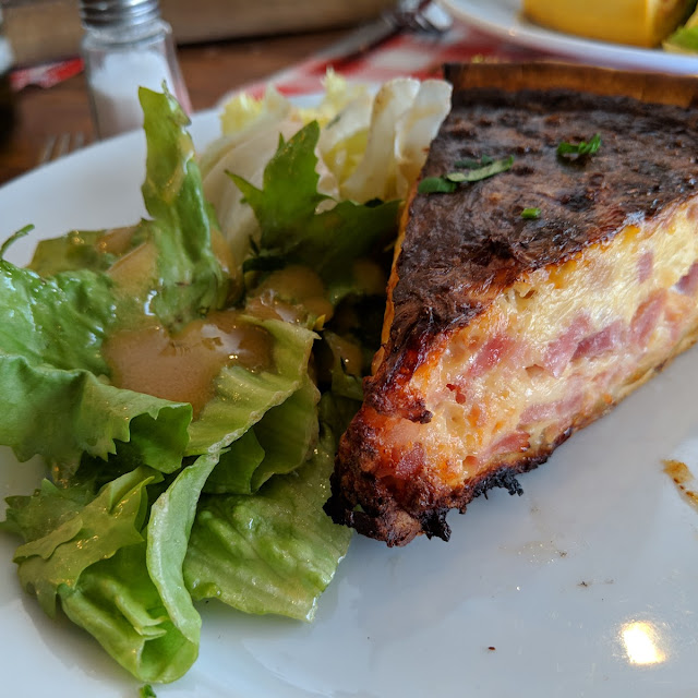 Quiche Lorraine Et Salade Verte