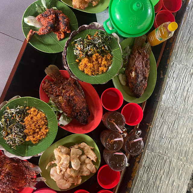 Ayam Bakar & Gurami Bumbu Madu Kecap Urap-Urap