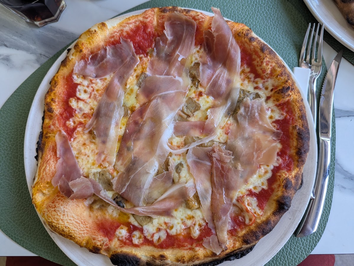 LH Pizzeria