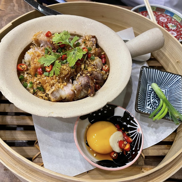 ข้าวหมูกรอบคั่วพริกเกลือ