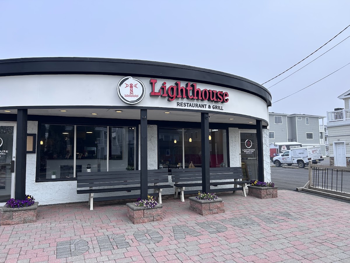 Lighthouse Restaurant & Grill