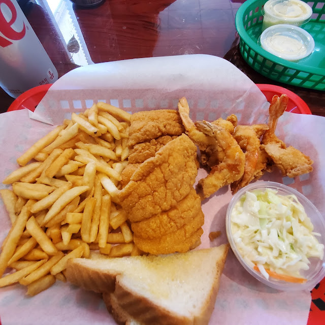 PO' Boy Fish Basket
