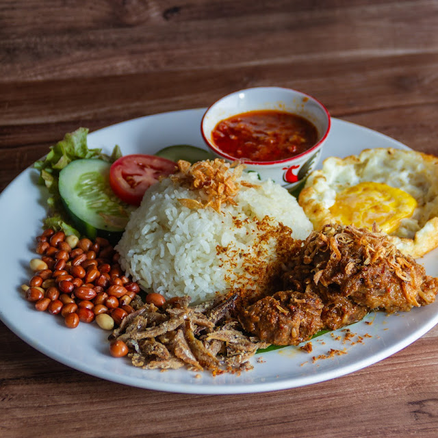 Nasi Lemak Rendang